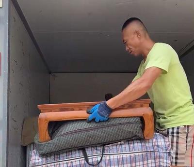 六百元请三位民工搬家，次日只来一人，结局却暖了一座城